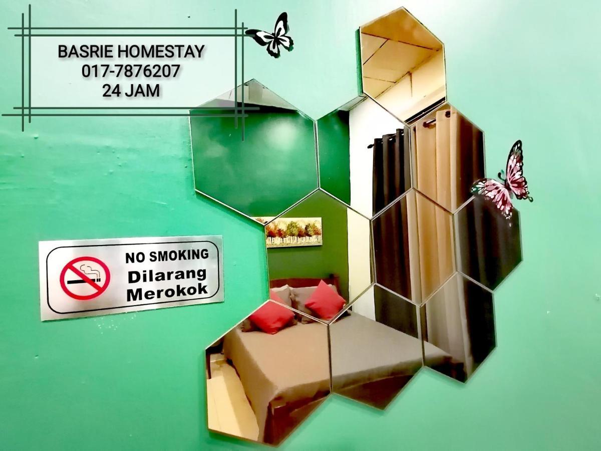 Basrie Villa "Mslim Only" - Mini Cinema , Private Pool , Wi-Fi , Netflix 麻坡 外观 照片