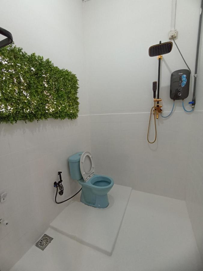 Basrie Villa "Mslim Only" - Mini Cinema , Private Pool , Wi-Fi , Netflix 麻坡 外观 照片