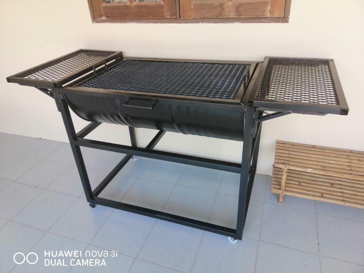 Basrie Villa "Mslim Only" - Mini Cinema , Private Pool , Wi-Fi , Netflix 麻坡 外观 照片