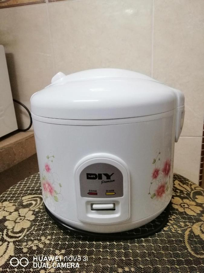 Basrie Villa "Mslim Only" - Mini Cinema , Private Pool , Wi-Fi , Netflix 麻坡 外观 照片